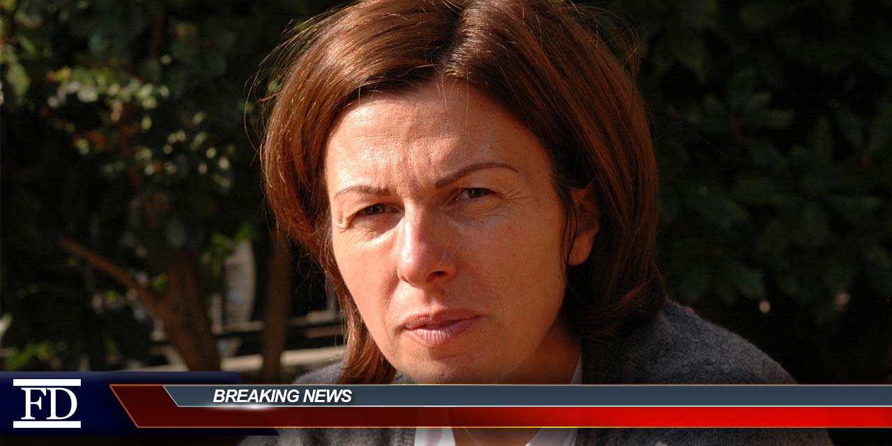 Area Woman Publicly Breastfeeding Stranger’s Babies to Normalize Public Breastfeeding